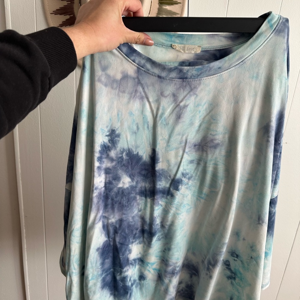 Blue and White Tie-Dye Long Sleeve Top